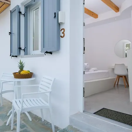 Ammoudi Hotel